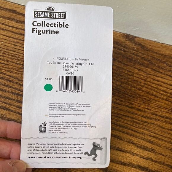 𝅺set of 2 Collectible Cookie Monster Figurines - Picture 3 of 4